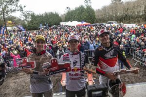 PODIO ÉPICO DE ANDER VALENTÍN EN LUGO